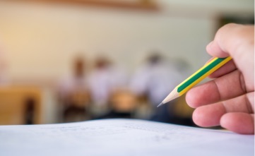 「数学や理科の解法が思いつかない、英語や国語で何となく答えを書いてしまう」のイメージ画像